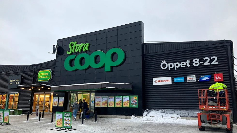 Handlaren på stora Stora Coop Enköping ska ha månadens eloge, tycker insändarskribenten.
