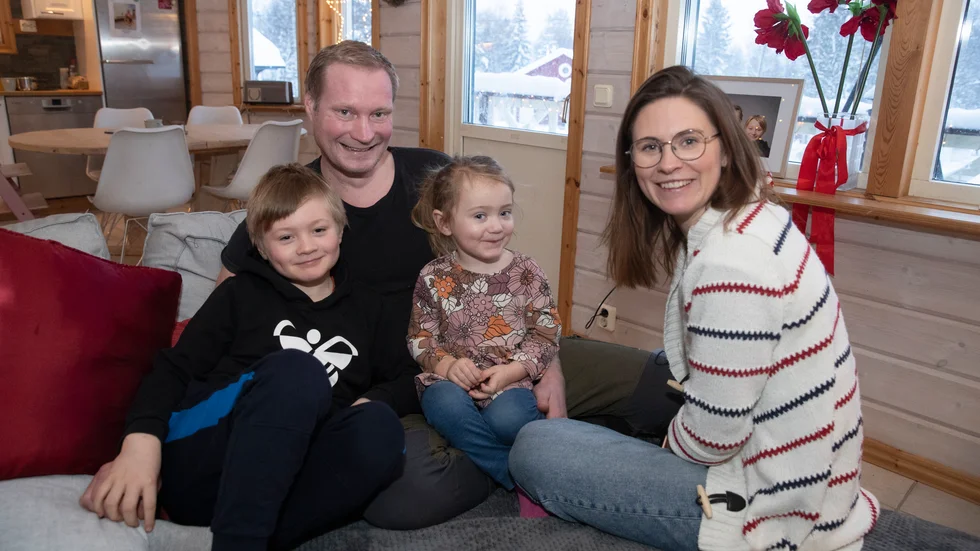 Familljen Rutqvist lämnade Sollentuna och storstadsstressen för ett lugnare liv i Kallax by. 