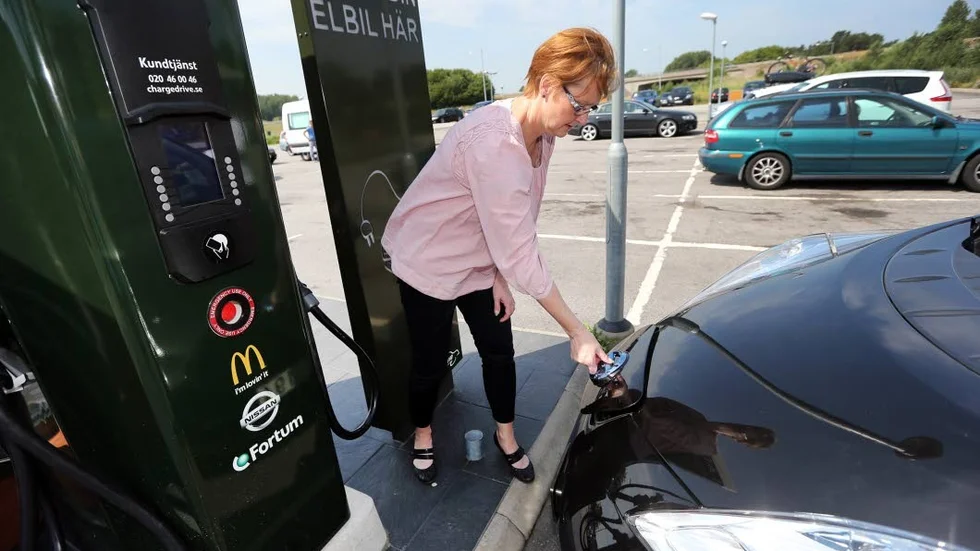Elbil.
Olika fossilfria drivmedel kommer krävas för att transportsektorn ska bli hållbar.