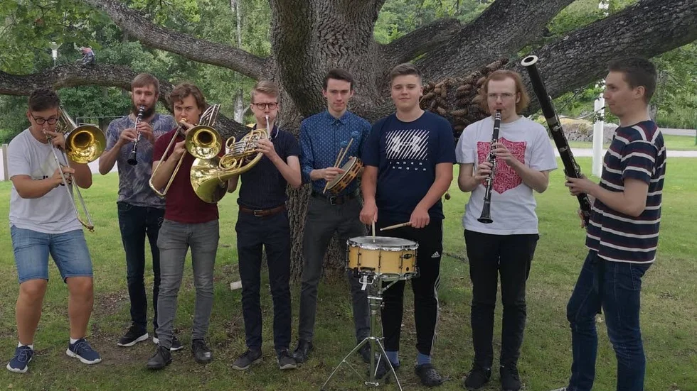 Landslagets östgötska medlemmar. Från vänster:  Elias Hellman, Anton Pohlin, Ludvig Forslund, Erik von Wachenfeldt, Erik Lind, Hugo Magnusson, Aston Andersson och Tobias Hamström.