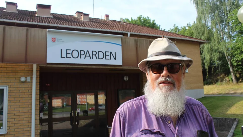 Rune Jonsson är mycket nöjd med att skylten nu är på plats