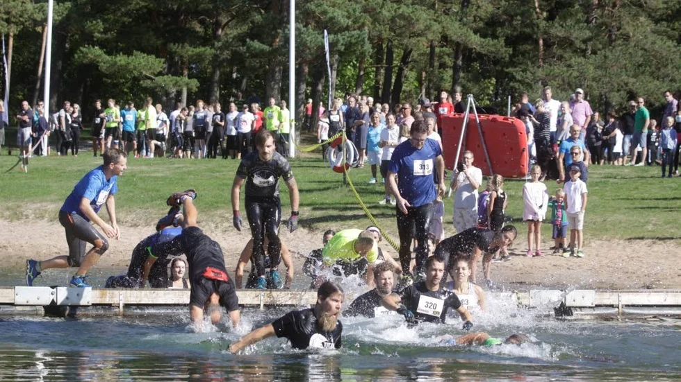 Ett bad direkt efter start. Det väntar deltagarna i MVLT-extremrun när den sjätte upplagan av loppet avgörs på lördag.