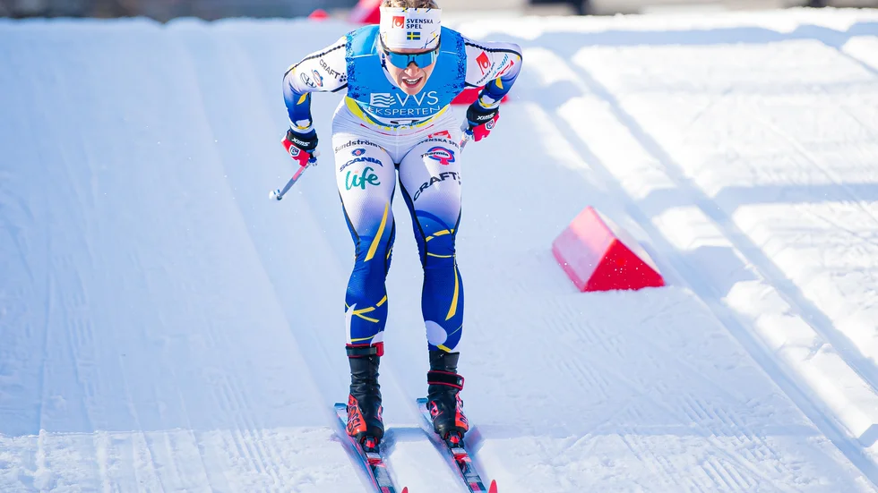 Jonna Sundling på väg mot mål i torsdagens sprintkval.