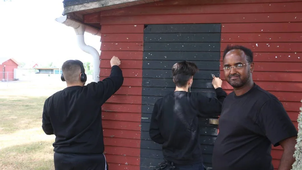 Projektledare Hassan Farah lder arbetet med upprusntingen av Hultsfreds legendariska Folkets Park, en gång centrum för Hultsfredsfestivalen.