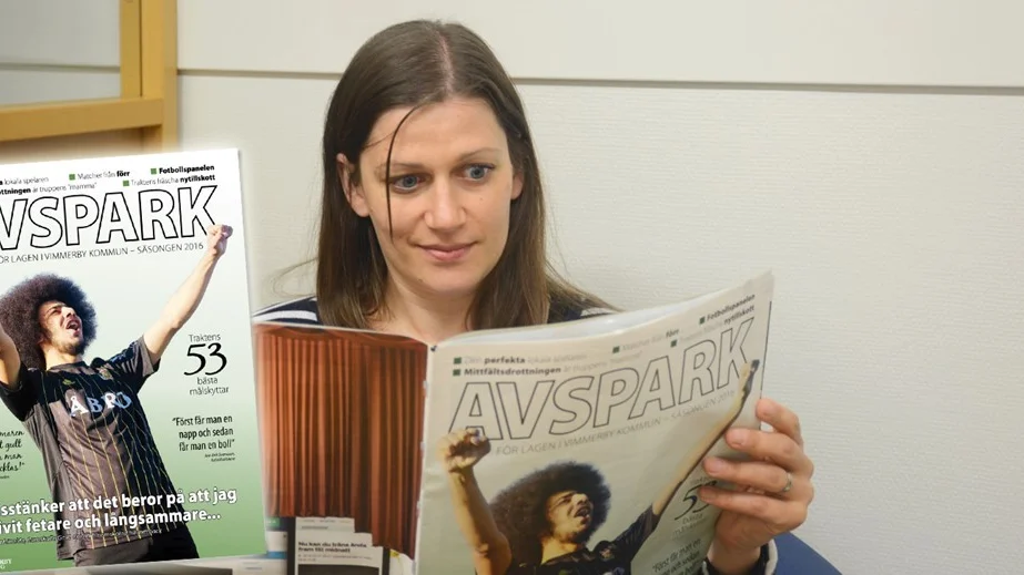 Emma Sellbrink, layoutare med nyfunnet fotbollsintresse.