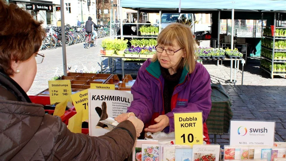 Vill inte flytta. Att byta torg skulle vara en förlust både för handlarna och för Linköpingsborna, anser Margaretha Hallerström.