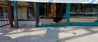 Polisbilar vandaliserades före kuppen