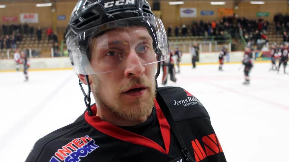 Marcus Schelin jobbar på att spela upp Mjölby i ettan.