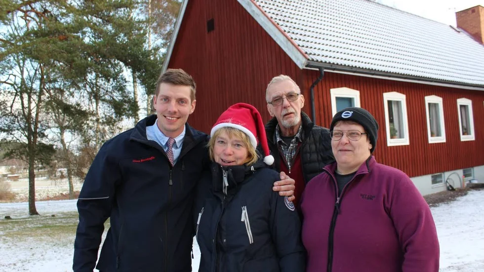 Hembygdshus. Anton Kasselstrand, Eva Karlsson, Johnny Jonsson och Anne-Christine Johansson vid Ukna hembygdshus.