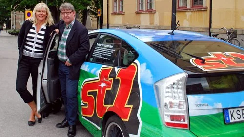 Erica Samuelsson och Per Arne Carlsson från St1 på Linköpingsbesök.