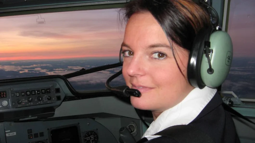 Skyline. En bild från när Therese Denser flög en Fokker 50 för Skyways mellan Linköping och Köpenhamn. Det kunde vara vackra solnedgångar.