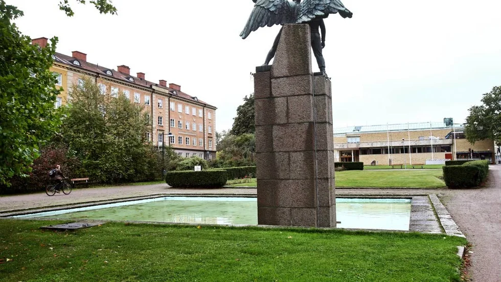 Upprustning. Framtiden för Raoul Wallenbergs plats, med statyn Människans och hennes genius, har länge varit föremål för heta diskussioner.