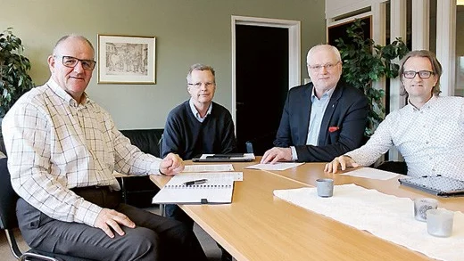 Claes Markstedt avgår som ordförande i Snickerboa medan Jacob Käll är ny ordförande i Föreningen Barnfilmbyn. Lennart Bogren efterträder på ordförandeposten i Snickerboa och kommer att ha nära samarbete med Barnfilmbyns projektledare Robert Glader.