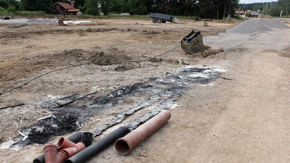Släckningsarbetet gick bra och inga människor eller byggnader kom till skada.