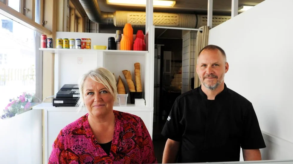Sussi Johansson och Kjella Asp upplever att det finns för många kaféer i Västervik. Därför förändrar de sitt koncept och satsar på crepes.