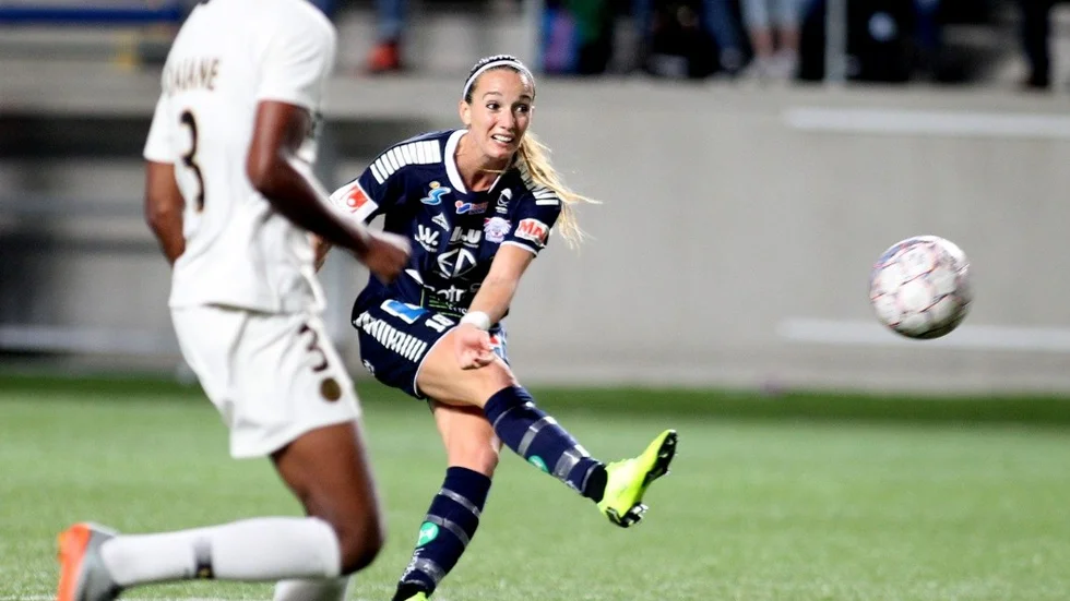 Kosovare Asllani LFC