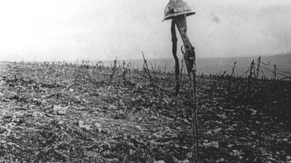 Första världskriget. En fransk soldatgrav i Verdun 1916.