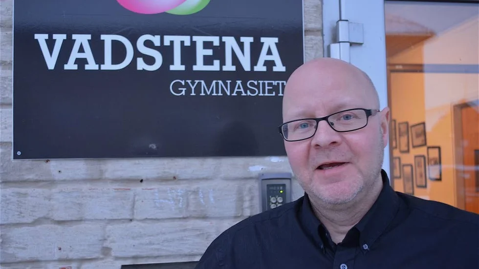 Känner Verner. Per-Gunnar Andersson är lärare på Vadstenagymnasiet men guidar på Övralid varje sommar och kan det mesta om Heidenstam. Utan att direkt tro på andar känner P-G diktarens närvaro i huset.
