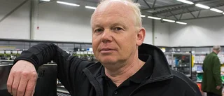 Maskiner och kläder under ett tak