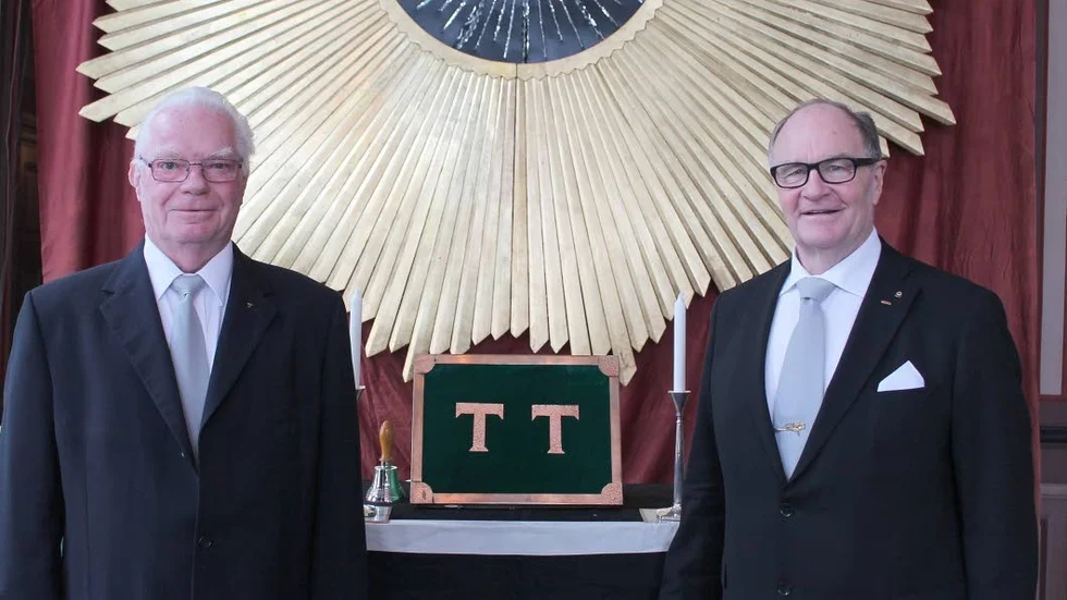 När herrlogen TT bjöd in till öppet hus på stadshotellet i Skänninge tog Örjan Varverud, till vänster, och Erik Henriksson emot besökarna.