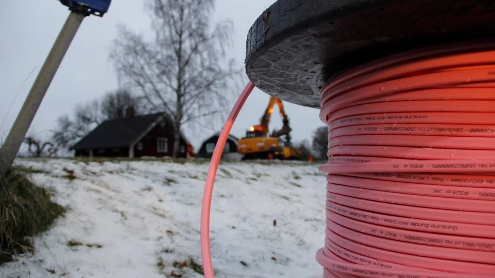 IP-Only drar sig ur fiberutbyggnaden på landsbygden i Åtvidaberg. Samtidigt rullar kommunens projekt för fiber till landsbygden vidare.