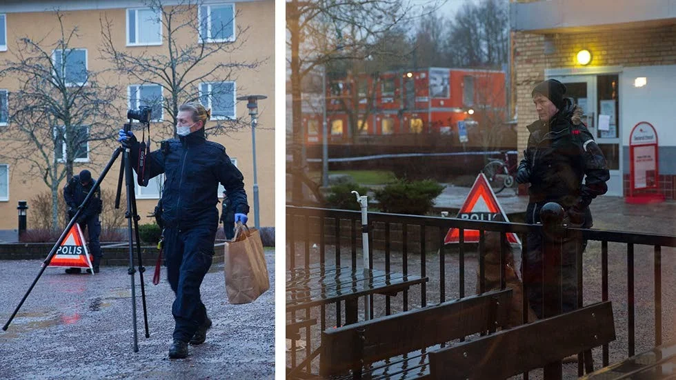 Polisens tekniker samlade spår på brottsplatsen i Berga centrum. Skottlossningen utlöste en massiv polisinsats.