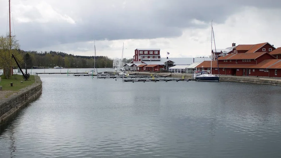 Åtgärd. Nu inleder kanalbolaget ett arbete med att återställa den gamla farleden vid hamnen.