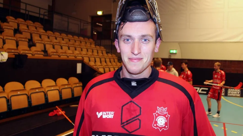 SPELAR. Målvakten Marcus Levin stod halva matchen i Solfjäderstadens genrep och kan spela, trots sin knäskada.