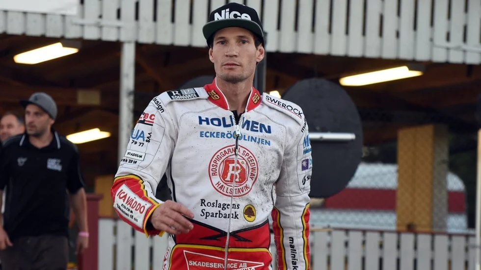 Jason Doyle, som tyvärr kraschade illa strax efter att SM-guldet var i hamn, ingår i Hallstaviklaget även kommande säsong.