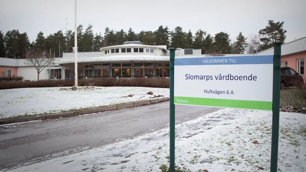 Bristande rutiner. Mannens trygghetslarm låg i köksskåpet och rörelselarmet var avstängt.