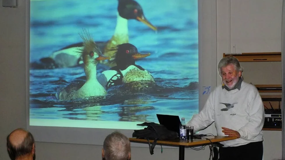 Fågelskådaren Magnus Ullman underhöll i ämnet ornotologi på måndagskvällen.