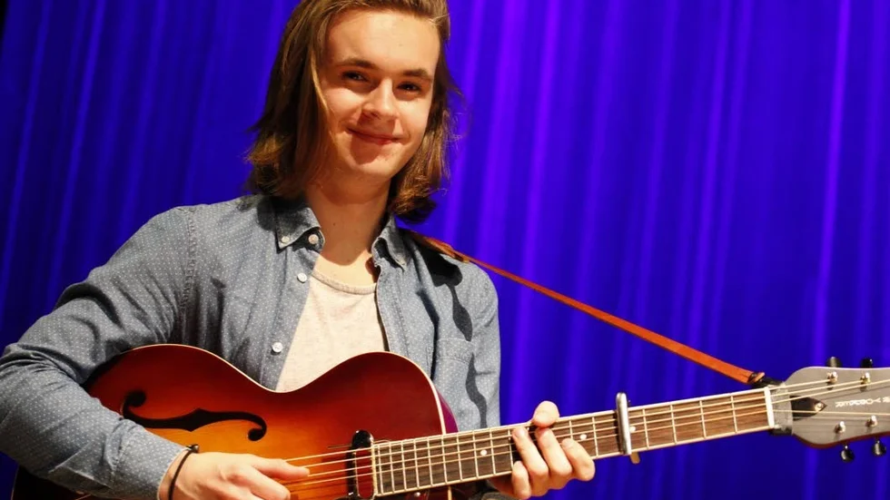 Segrare. Erik Rengren från Gamleby vann distriktsfinalen i Musik Direkt.