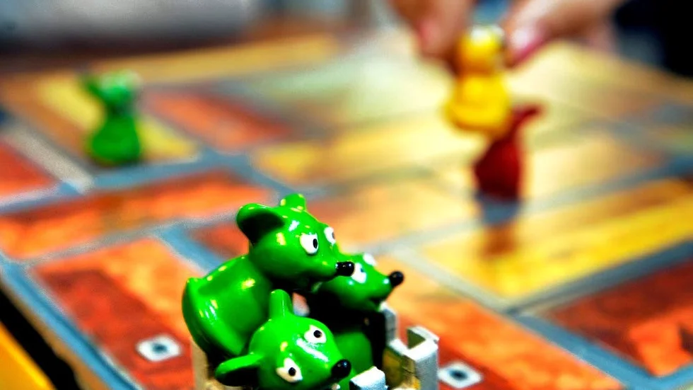 Spel. I november anordnas höstens upplaga av Baycon. Västerviks brädspelsförening utvecklas och satsar brett på alla former av spel.
