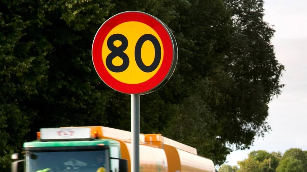 Ändring. Det vill Trafikverket göra av hastigheten mellan Borensberg och Ljungsbro. Då befarar kommunen att fler kör över Fornåsa.