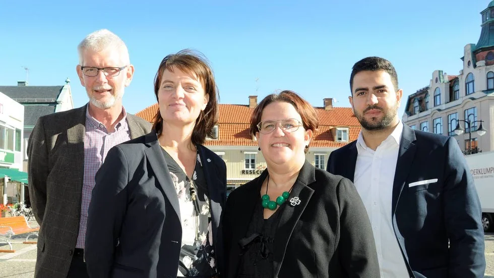 Kamrater och konkurrenter. Anders Åkesson, Ingela Nilsson Nachtweij, Karin Helmersson och Jaafar Al Jabiri hoppas på framgångar för Centerpartiet i riksdagsvalet. Samtidigt de var och för sig hoppas på så många personkryss som möjligt.