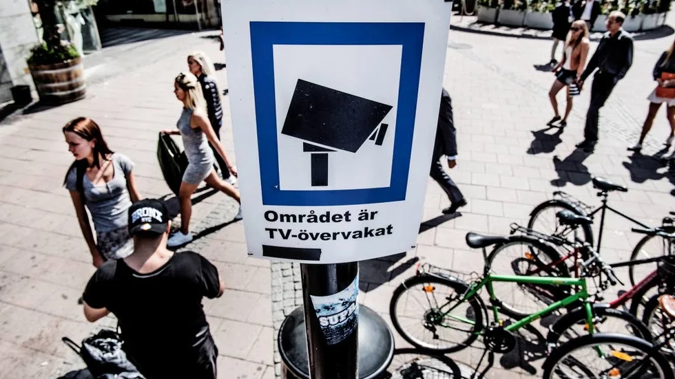 Bra på många sätt. Moderaterna gör rätt när de vill satsa mer på kameraövervakning.