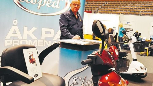 Ingvar Andersson säljer coola scootrar i retrostil: Foto: Tommy Pettersson