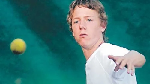 Tillbaka med besked. Viktor Odenbrink vann både singel och dubbel i sin klass när DM avgjordes i Värnamo under helgen.