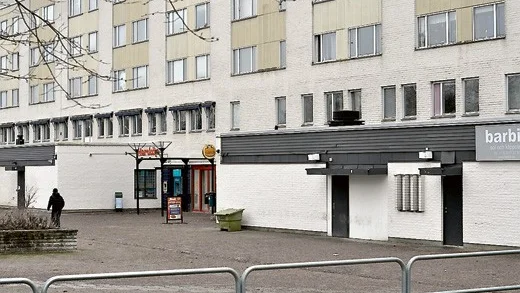 Polisen spärrade av Ryds Centrum under gårdagen.