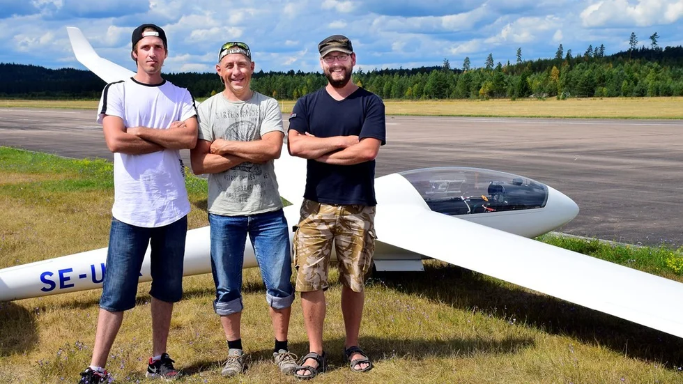 "Ett lufthav beter sig som ett vanligt hav. Det kan vara både lugnt och stormigt." Patrik Engdahl, Magnus Folkesson och Johan Westrin från Hultsfred Segelflygklubb.