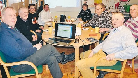 Rolf Ericsson t v och Erling Åberg är två av de många som är inblandade i förberedelserna inför skolträffen den 11 maj.