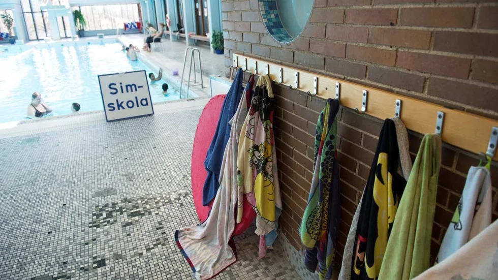 Simundervisning. Alla elever måste kunna delta på samma villkor i skolan, betonar skribenterna.