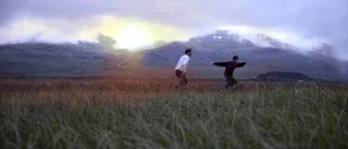 Fylld av liv och tonårens smärta
