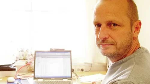 Skräpposten bara väller in till kommunen. Stefan Wittlock och de övriga på IT-avdelningen gör vad de kan för att undvika den totala genomklappningen i systemet.