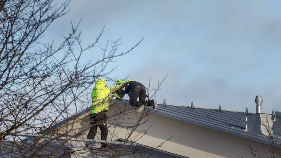 Utan skydd. Fackförbundet Byggnads säger att det alltid finns ett ansvar hos beställaren. I det här fallet är det Stångåstaden.