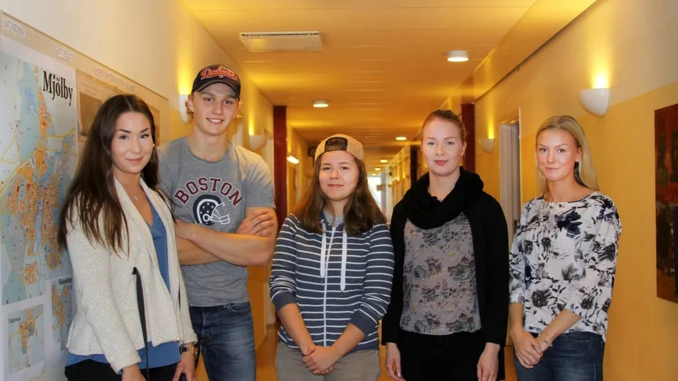 Unga bör prioriteras. Det tycker Linn Djurberg, Adam Lundqvist, Linnea Mårtensson, Alice Lund och Jennelié Danielsson om bostadsprojektet "Var vill du bo?".