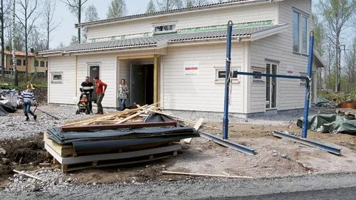 Ett Trivselhus under uppbyggnad var öppet för visning i samband med Nybyggardagen.