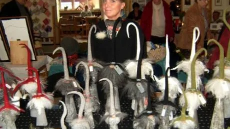 Åsa Gerenstein från Loftahammar finns på söndag med vid hobby- och hantverksmässan i Loftahammars bygdegården med bland annat sina jättefina tomtar.