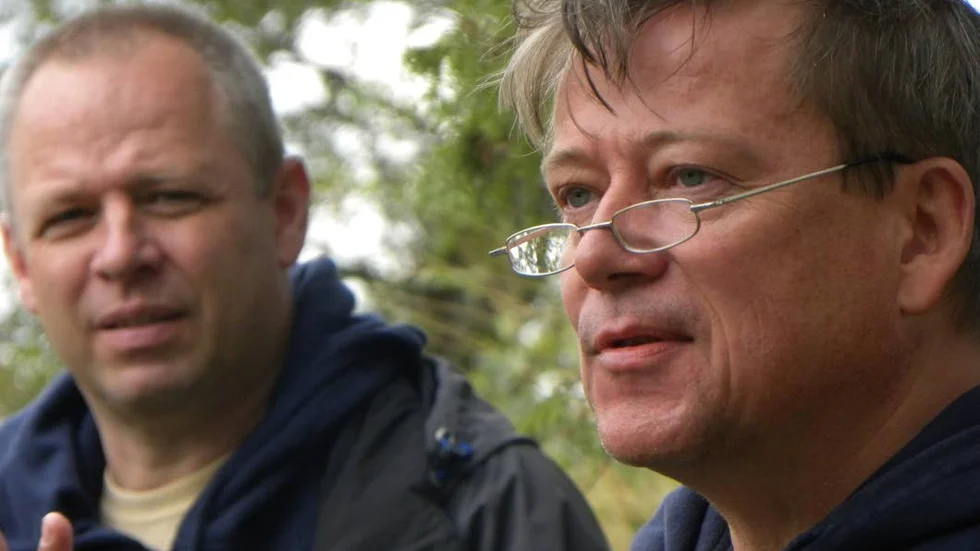 Kämpar för Yxern. Tino Åberg och Christer Borg var några av de som talade när Älvräddarna samlades kring situationen vid sjön Yxern.