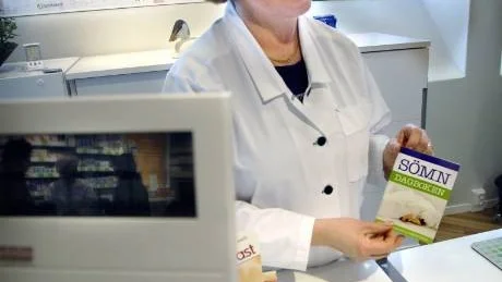Sömnproblem är ett vanligt bekymmer. Apotekschef Kerstin Göthberg i Västervik berättar att apoteken har hjälp, bland annat erbjuder de en sömnbok med tillhörande sömndagbok.
